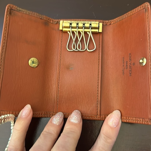 Louis Vuitton epi key holder . Good condition - Picture 2 of 4